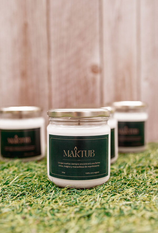 Ilumina tu espacio con nuestras velas naturales "Maktub"